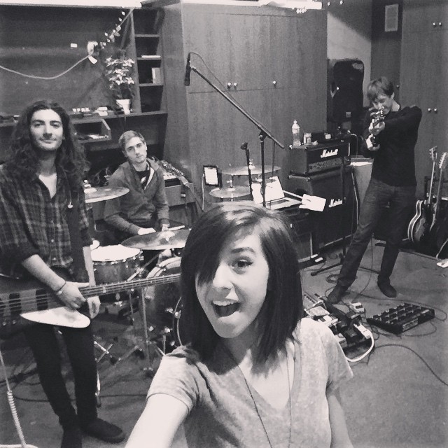 10932410_886892371361743_471641096_n