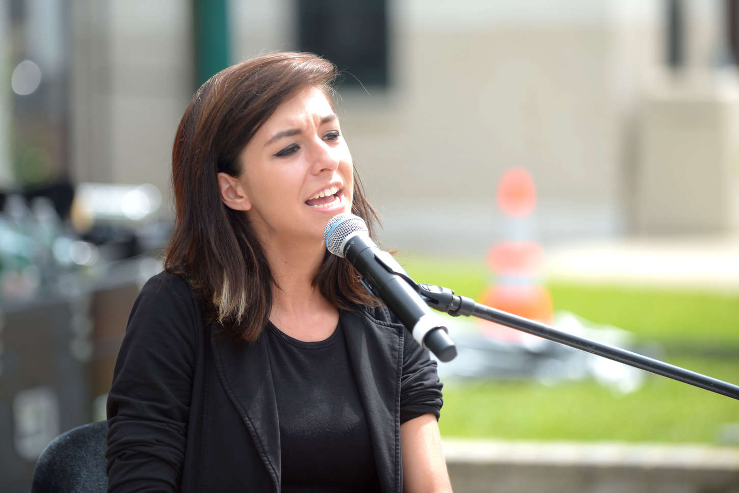 Christina-Grimmie--Performing-at-the-East-Hills-Park--07